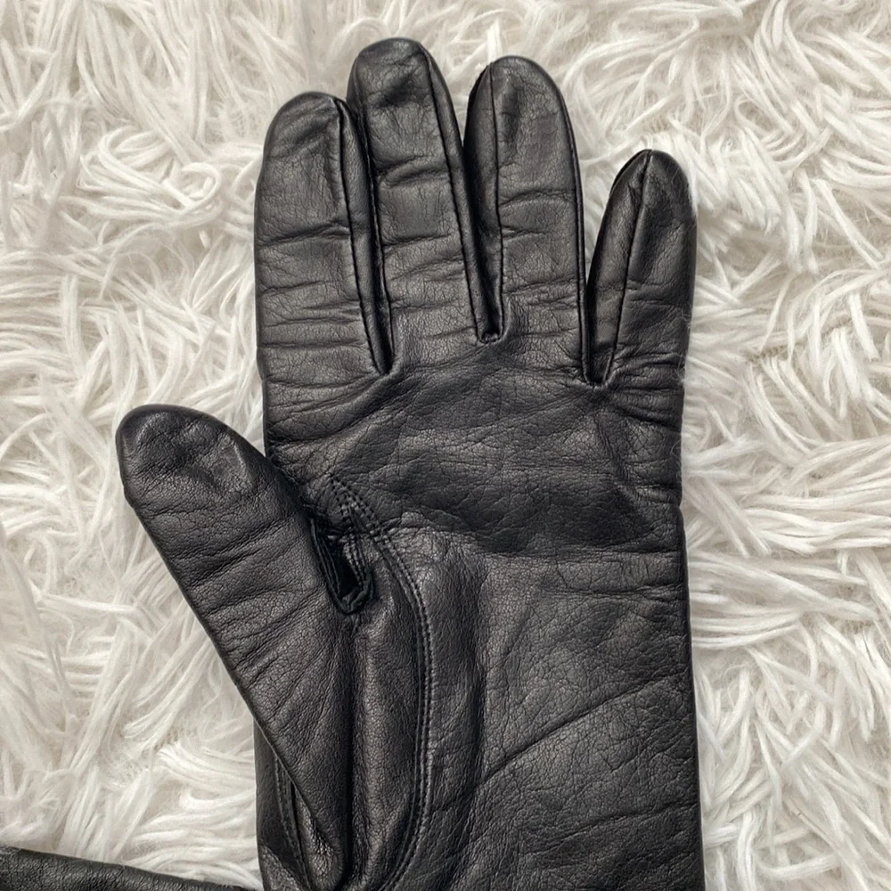 Vintage black ladies driving gloves